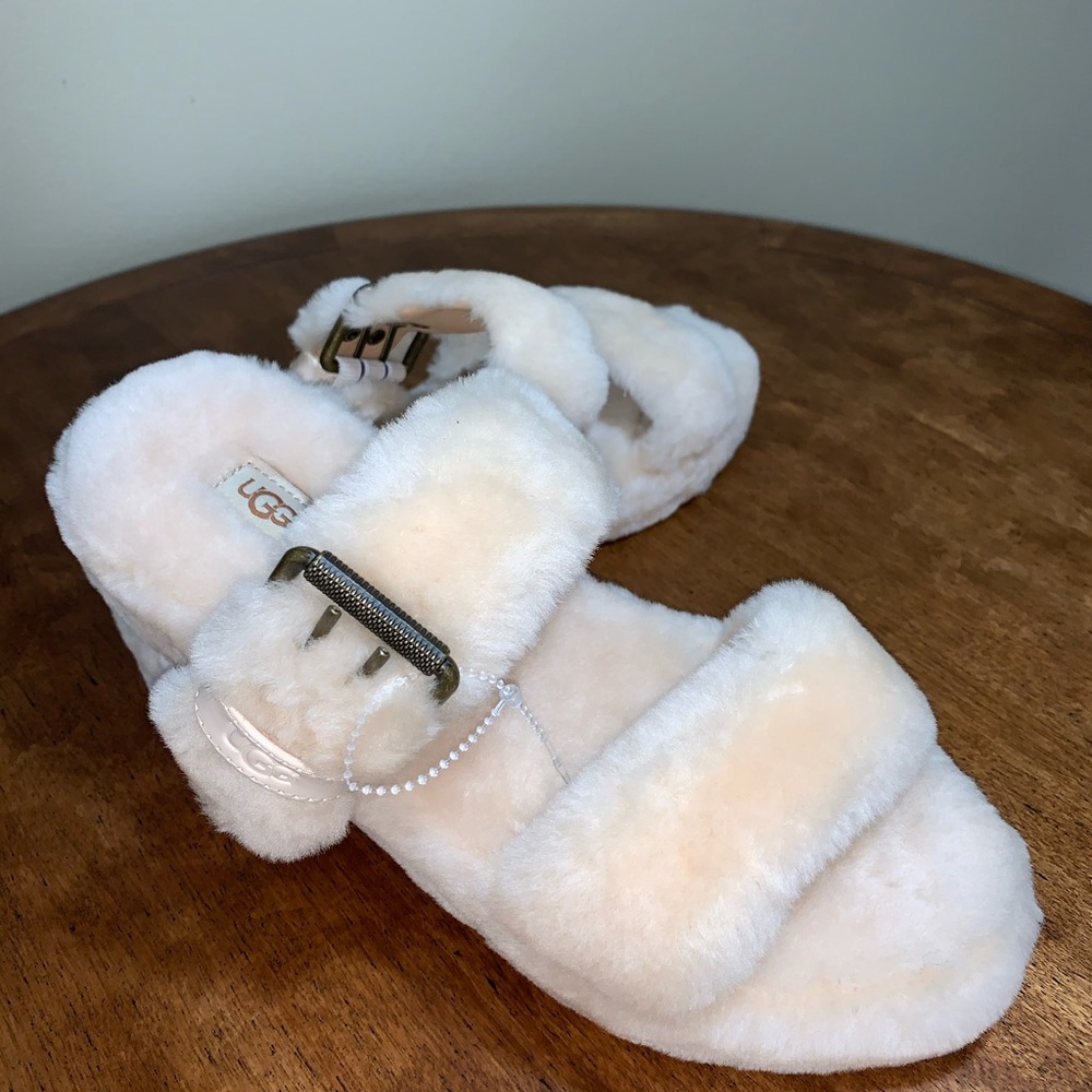 UGG SLIPPERS SIZE 10 women’s NEW AUTHENTIC